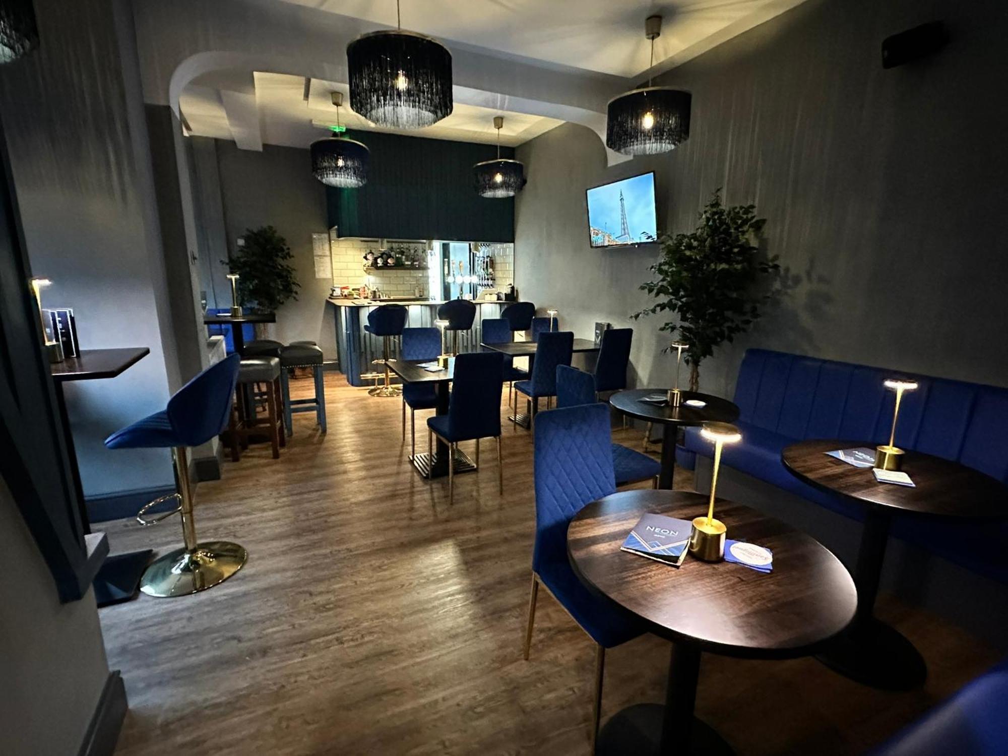 Hotel Neon Μπλάκπουλ Εξωτερικό φωτογραφία